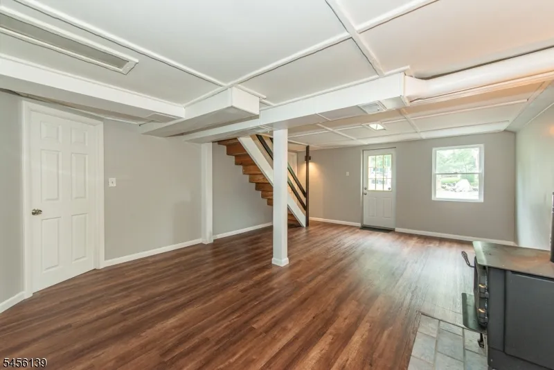 66 E Shore Rd Jefferson, NJ 07849