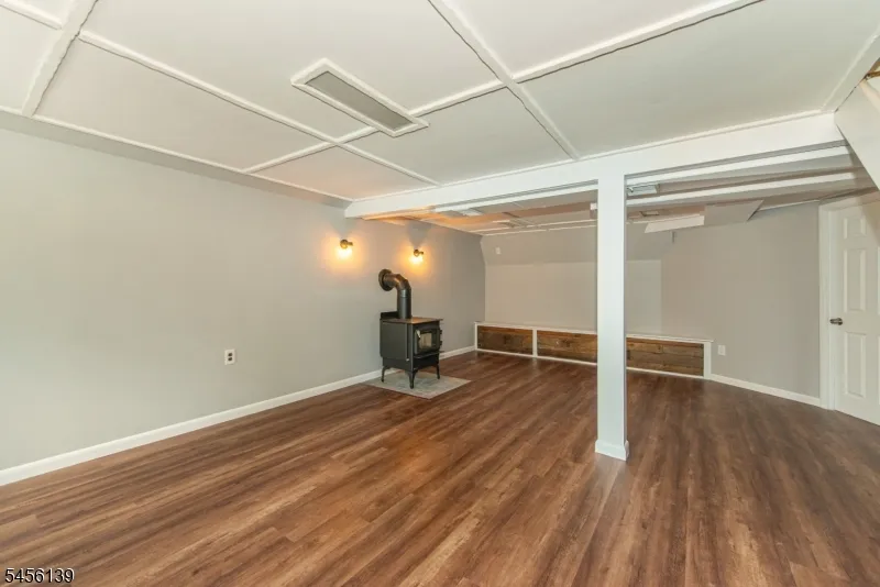 66 E Shore Rd Jefferson, NJ 07849