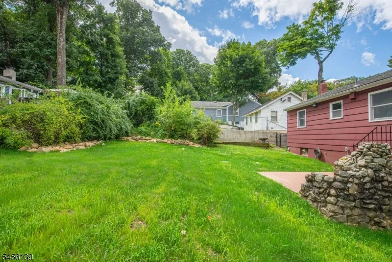 66 E Shore Rd Jefferson, NJ 07849