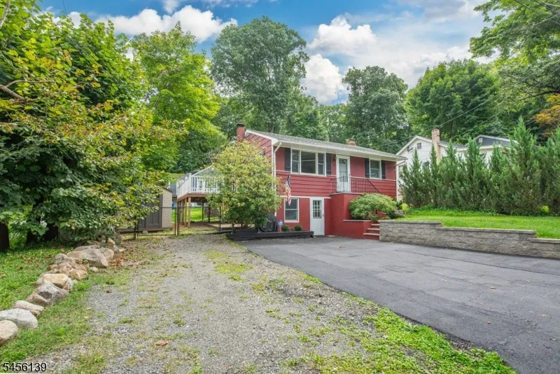 66 E Shore Rd Jefferson, NJ 07849