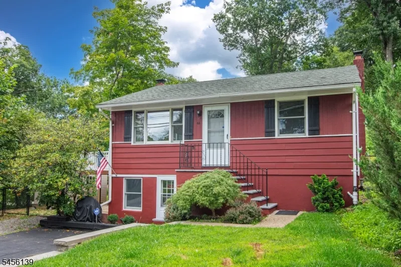 66 E Shore Rd Jefferson, NJ 07849