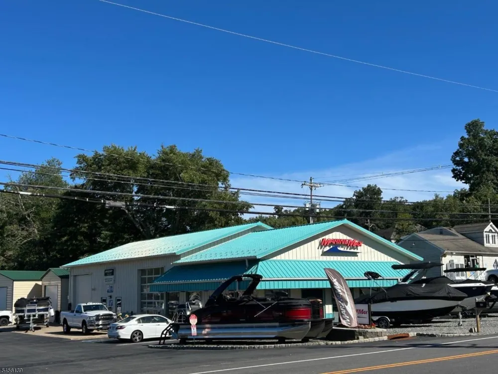 66 E Shore Rd Jefferson, NJ 07849