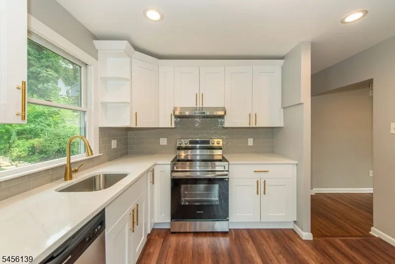 66 E Shore Rd Jefferson, NJ 07849