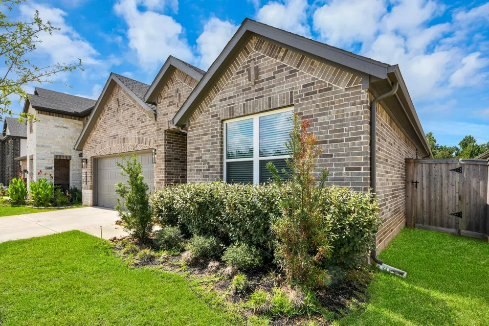 303 Springfield Terrace Drive Conroe, TX 77304
