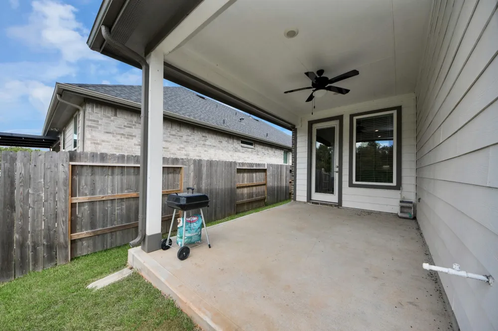 303 Springfield Terrace Drive Conroe, TX 77304