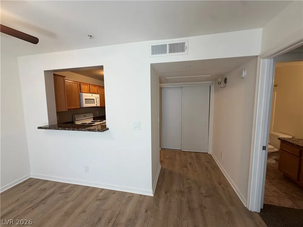 2130 Sealion Drive #103 Las Vegas, NV 89128