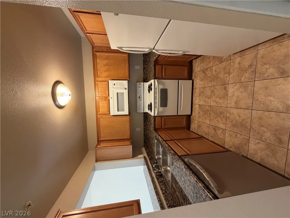2130 Sealion Drive #103 Las Vegas, NV 89128