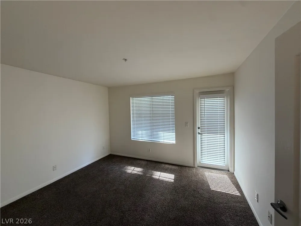 2130 Sealion Drive #103 Las Vegas, NV 89128