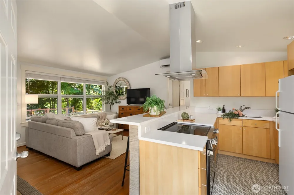 1574 NE Park View Dr #10 Bainbridge Island, WA 98110