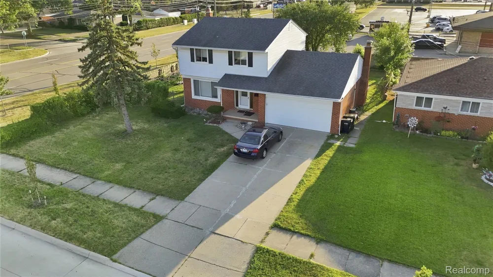 33011 Crestwell Drive Sterling Heights City, MI 48310