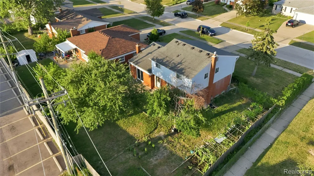 33011 Crestwell Drive Sterling Heights City, MI 48310