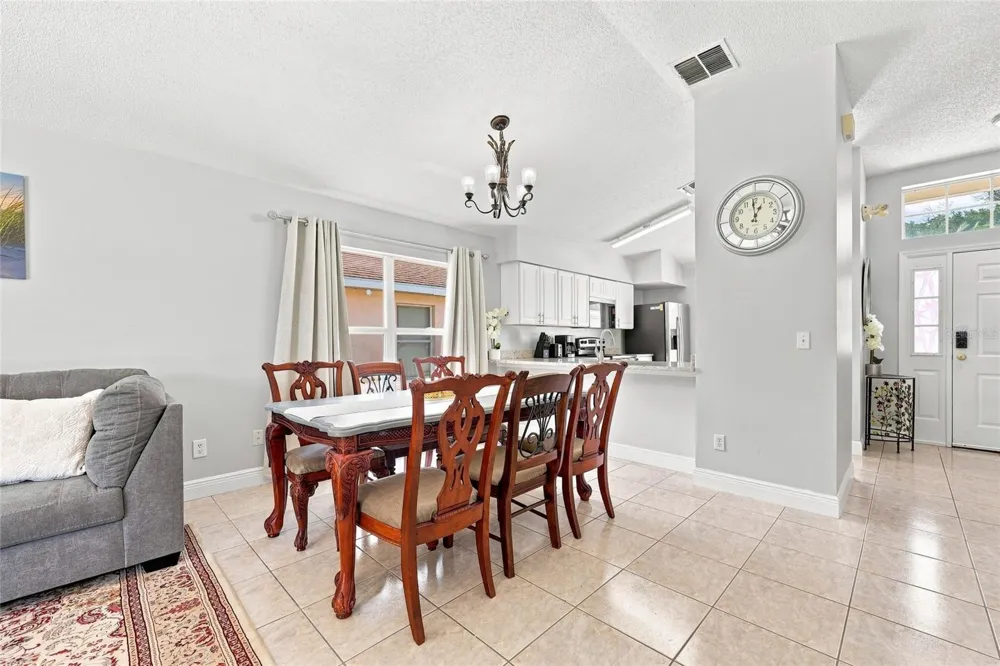 2537 CHATHAM CIRCLE Kissimmee, FL 34746