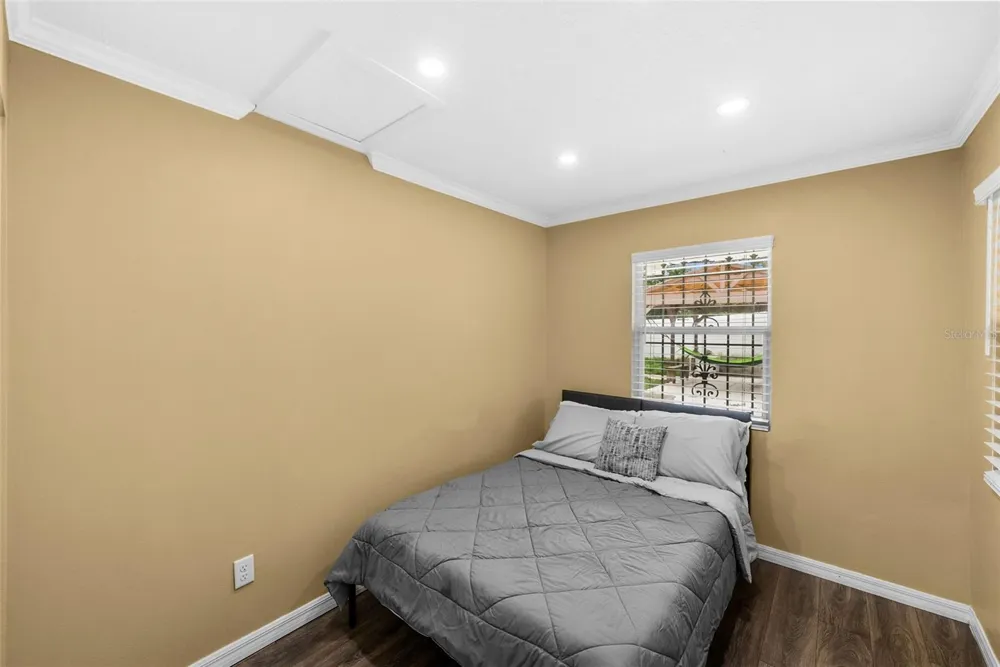 8912 40TH STREET Tampa, FL 33604