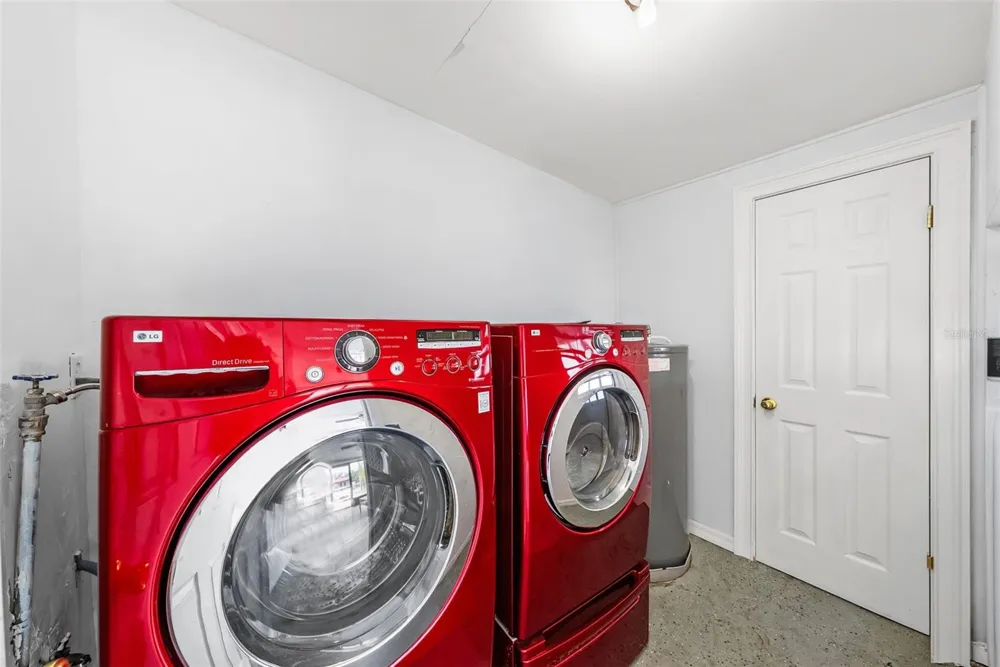 8912 40TH STREET Tampa, FL 33604