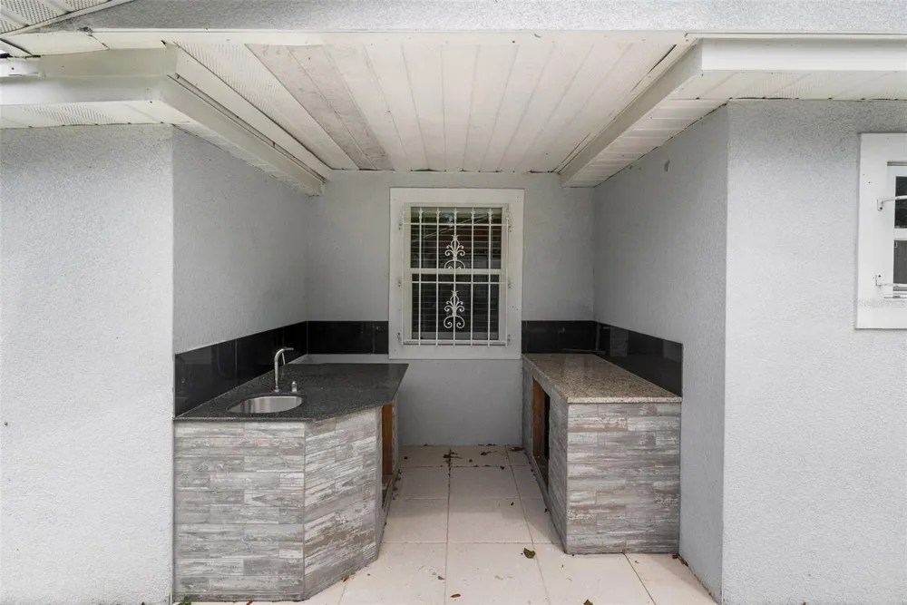 8912 40TH STREET Tampa, FL 33604
