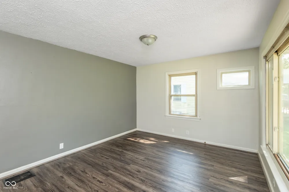 4383 Olney Street Indianapolis, IN 46205
