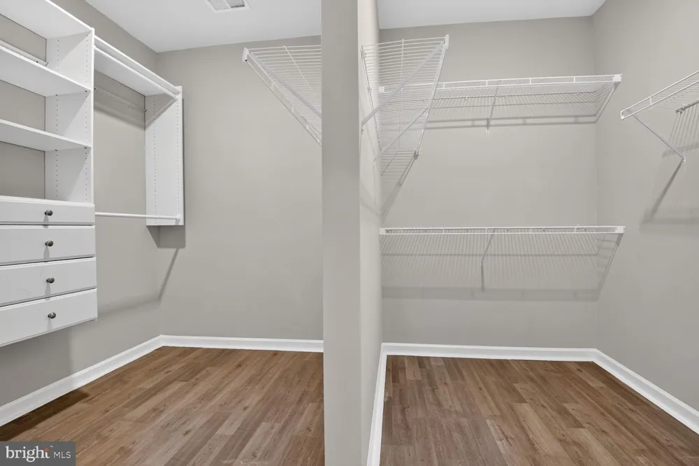 23465 BELVOIR WOODS TERRACE Ashburn, VA 20148