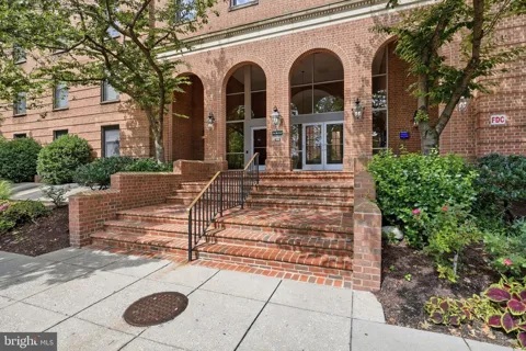 2828 WISCONSIN AVENUE NW #114