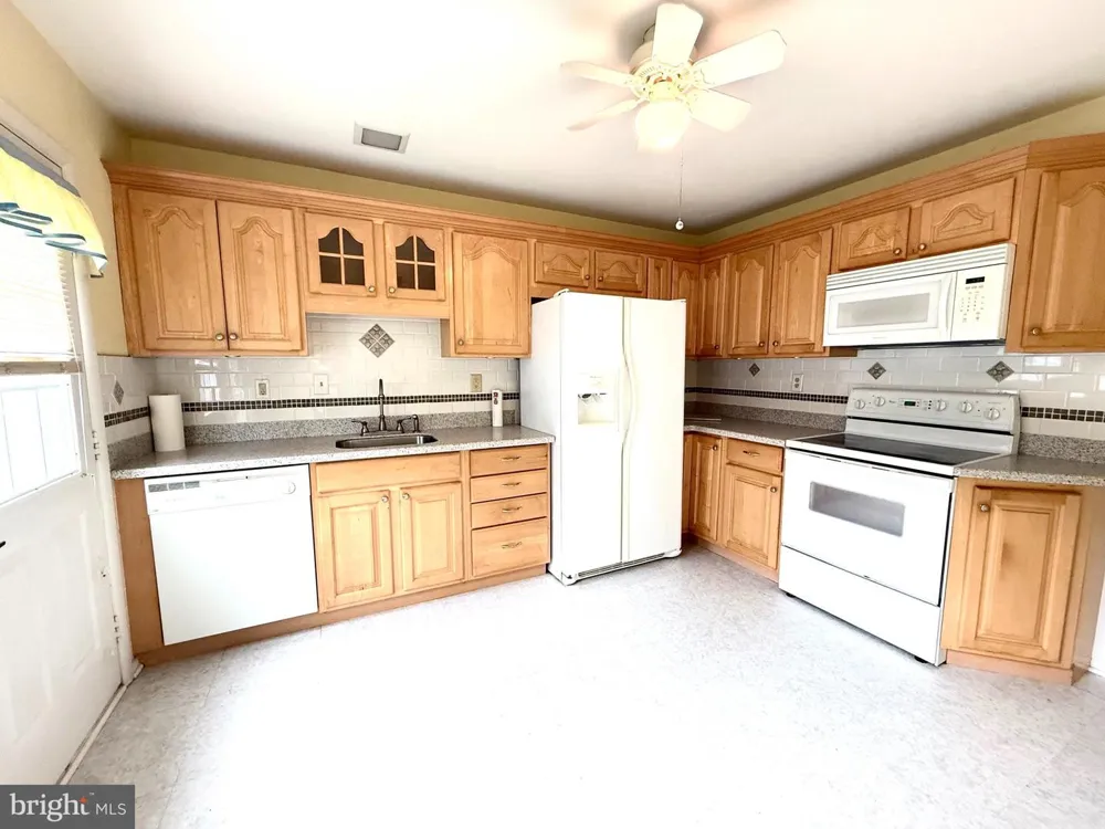 14 COTHERSTONE DRIVE Southampton, NJ 08088