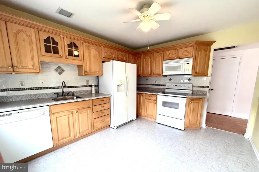 14 COTHERSTONE DRIVE Southampton, NJ 08088