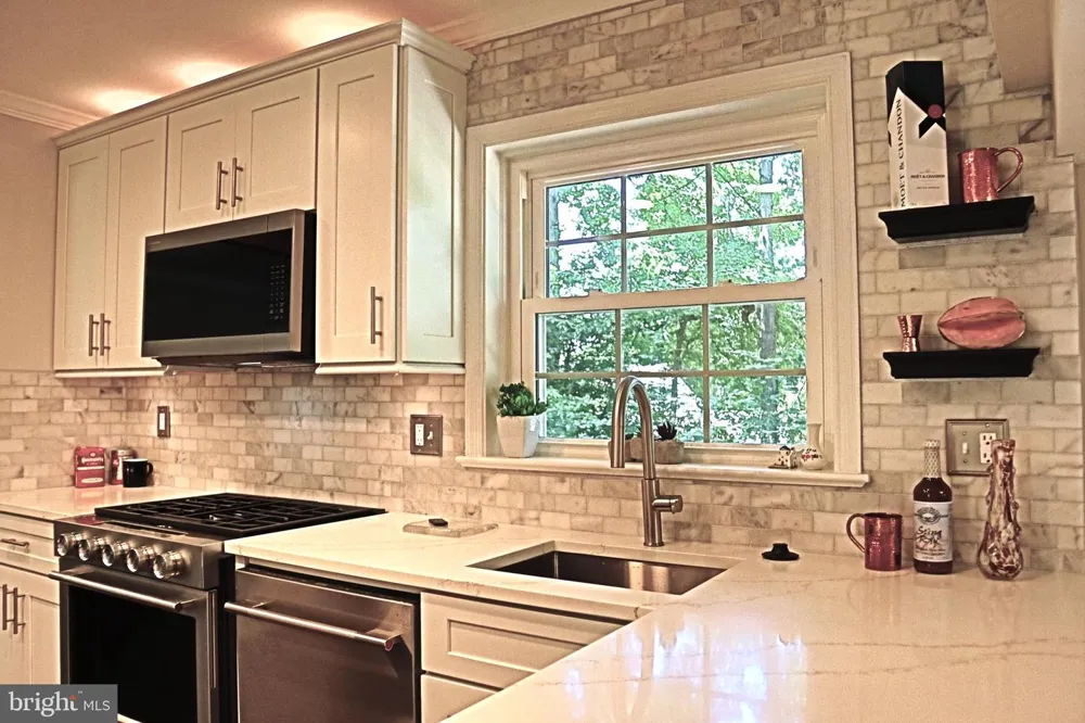 1289 BARTONSHIRE WAY Potomac, MD 20854