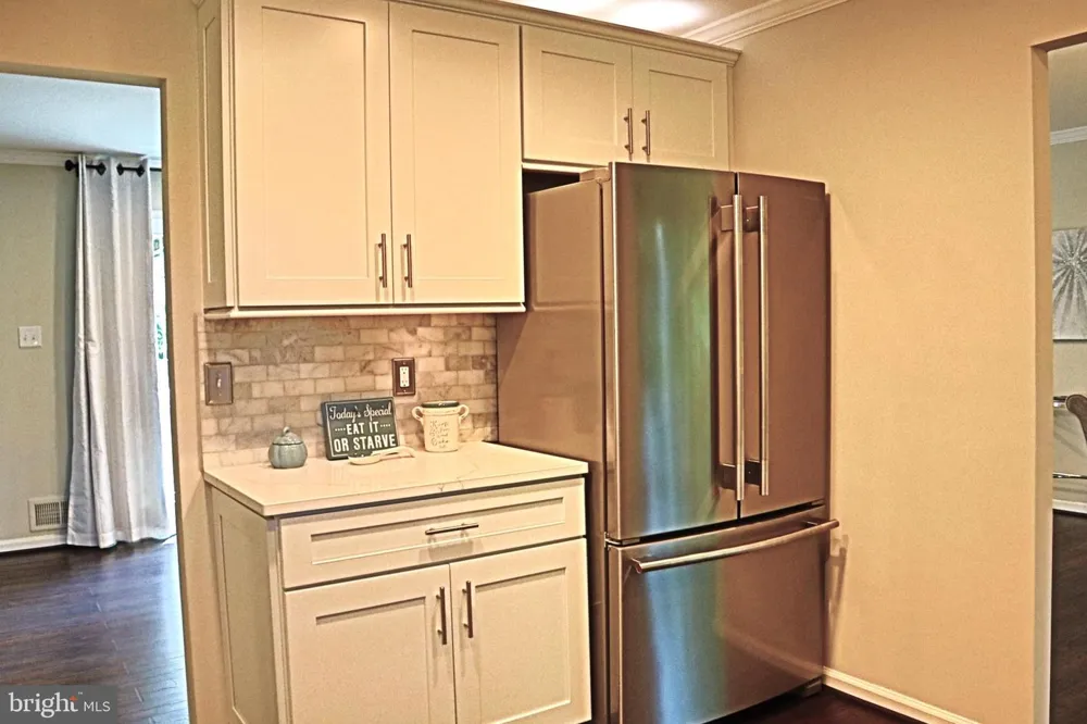 1289 BARTONSHIRE WAY Potomac, MD 20854
