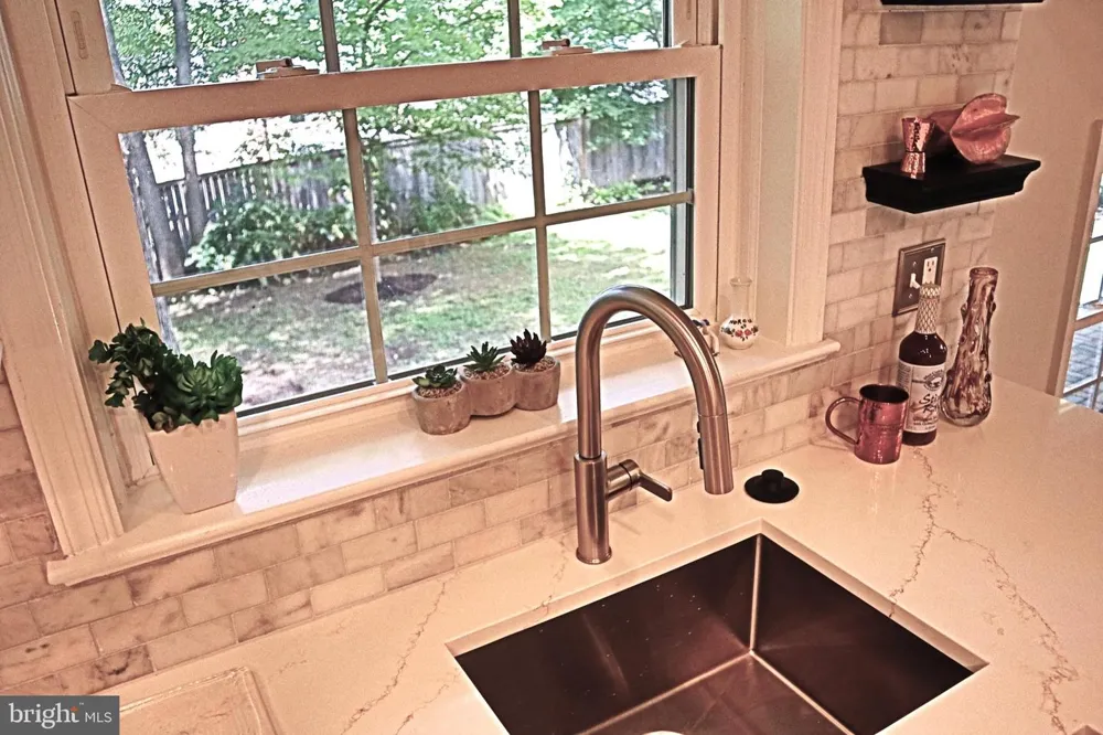 1289 BARTONSHIRE WAY Potomac, MD 20854