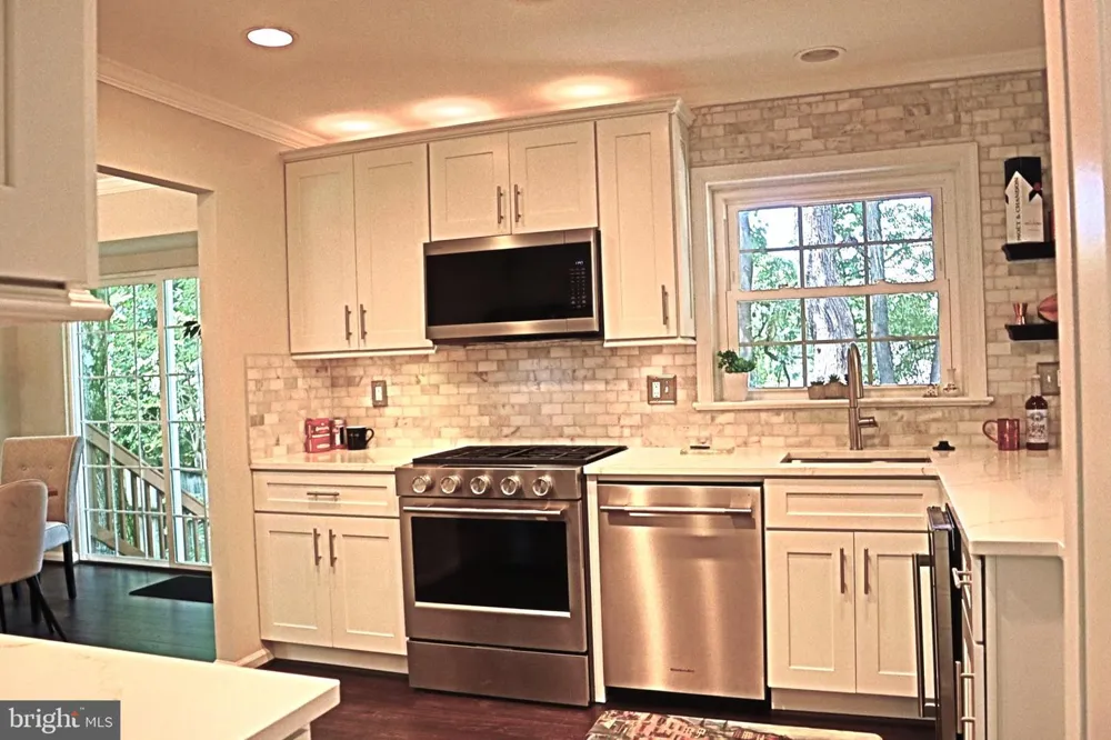 1289 BARTONSHIRE WAY Potomac, MD 20854