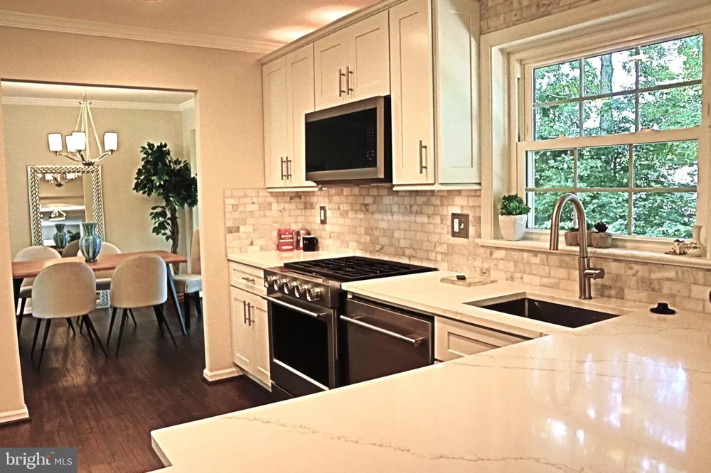 1289 BARTONSHIRE WAY Potomac, MD 20854