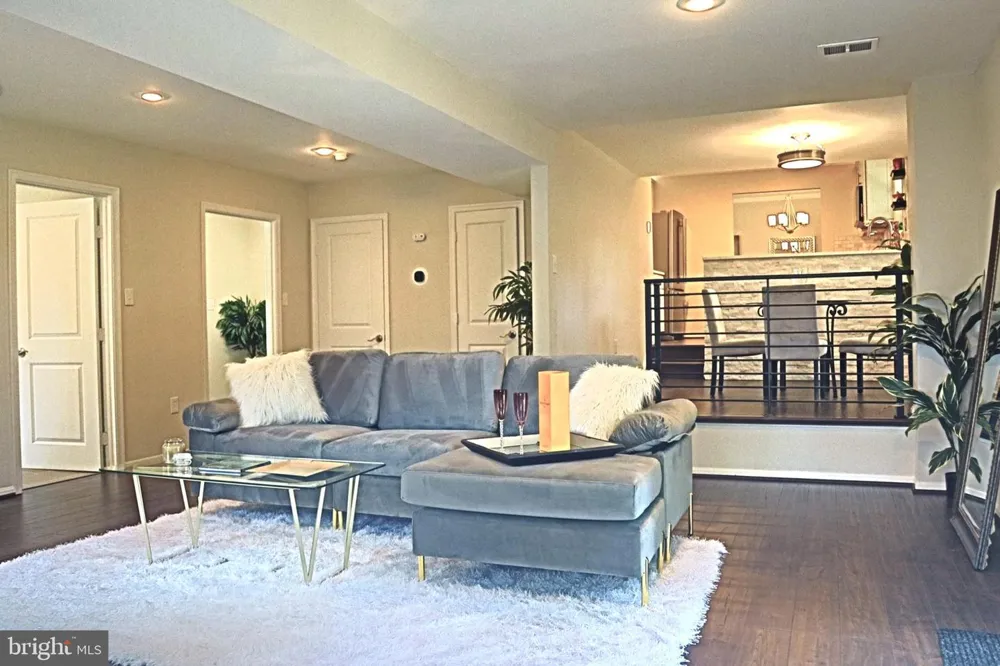 1289 BARTONSHIRE WAY Potomac, MD 20854