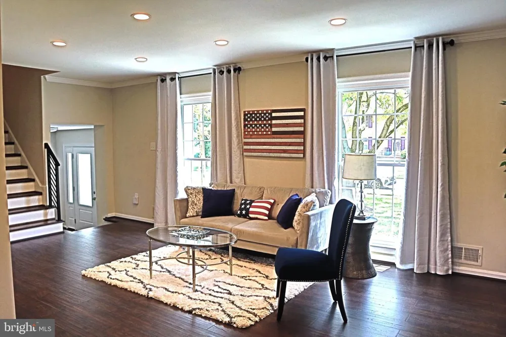 1289 BARTONSHIRE WAY Potomac, MD 20854