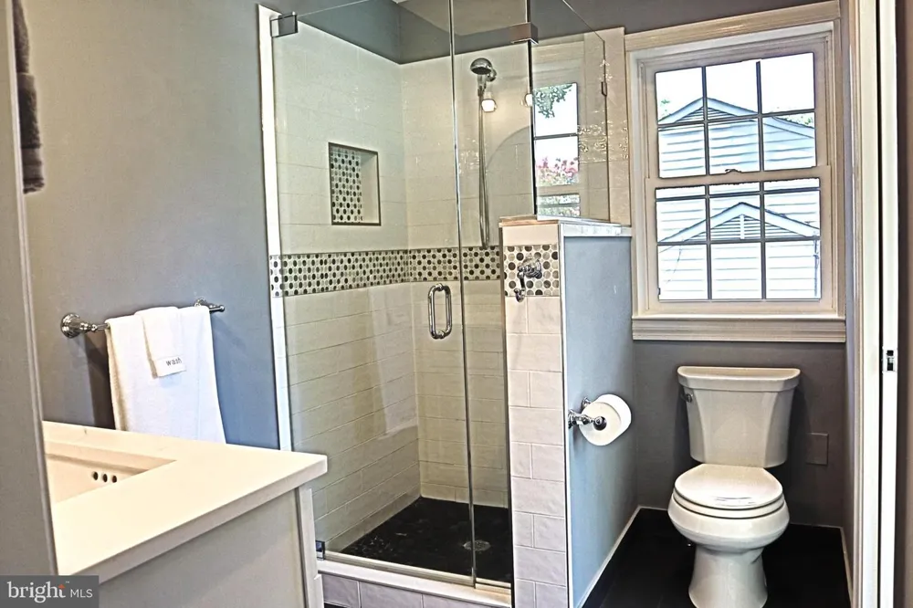 1289 BARTONSHIRE WAY Potomac, MD 20854