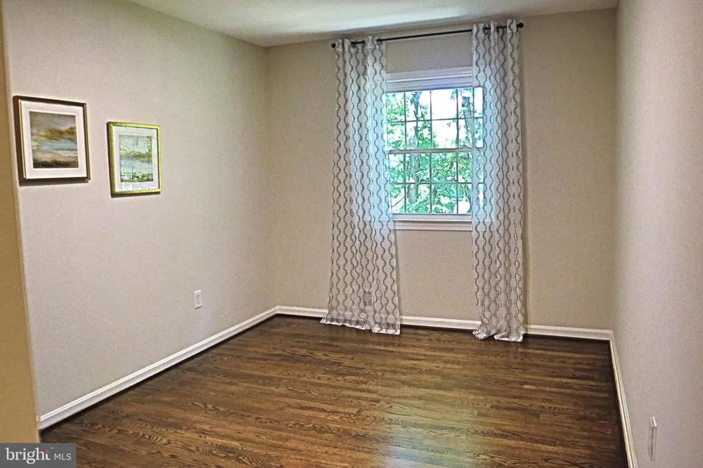 1289 BARTONSHIRE WAY Potomac, MD 20854