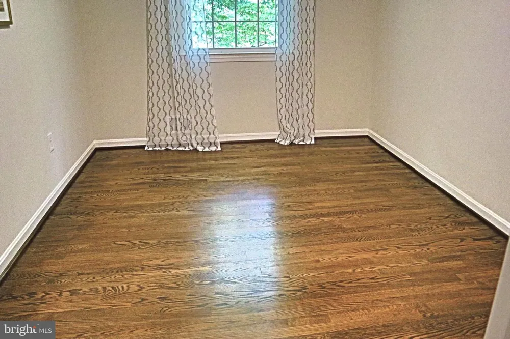 1289 BARTONSHIRE WAY Potomac, MD 20854