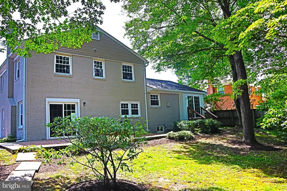 1289 BARTONSHIRE WAY Potomac, MD 20854