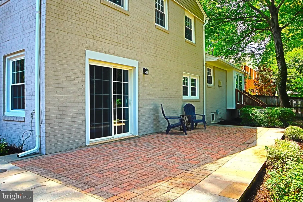 1289 BARTONSHIRE WAY Potomac, MD 20854