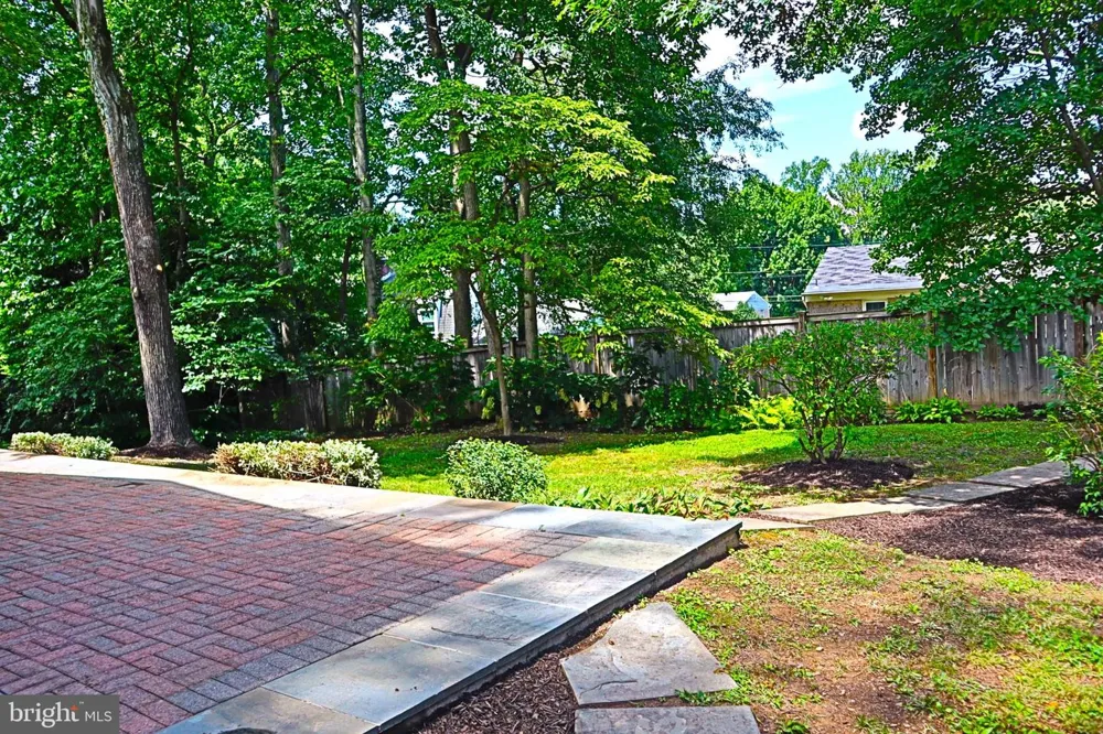 1289 BARTONSHIRE WAY Potomac, MD 20854