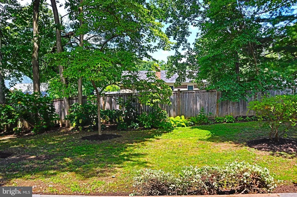 1289 BARTONSHIRE WAY Potomac, MD 20854