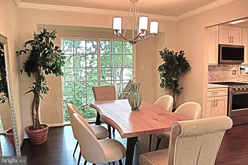 1289 BARTONSHIRE WAY Potomac, MD 20854
