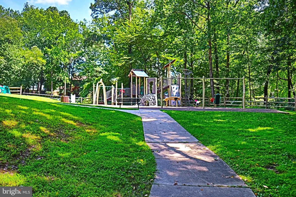 1289 BARTONSHIRE WAY Potomac, MD 20854