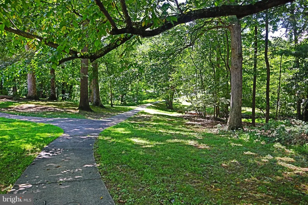 1289 BARTONSHIRE WAY Potomac, MD 20854