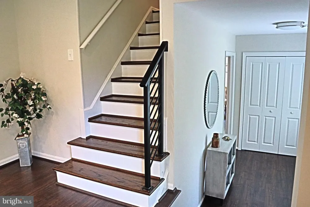 1289 BARTONSHIRE WAY Potomac, MD 20854