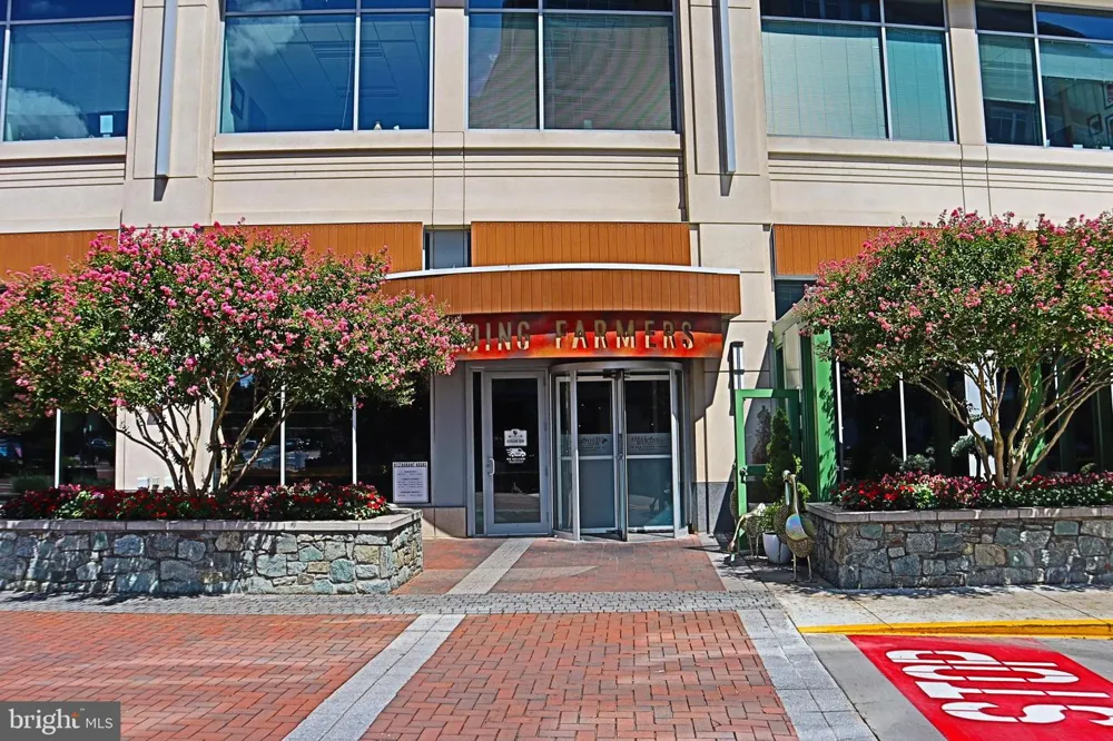1289 BARTONSHIRE WAY Potomac, MD 20854