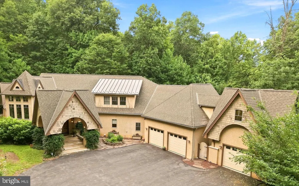 1741 HILLTOP ROAD Spring City, PA 19475