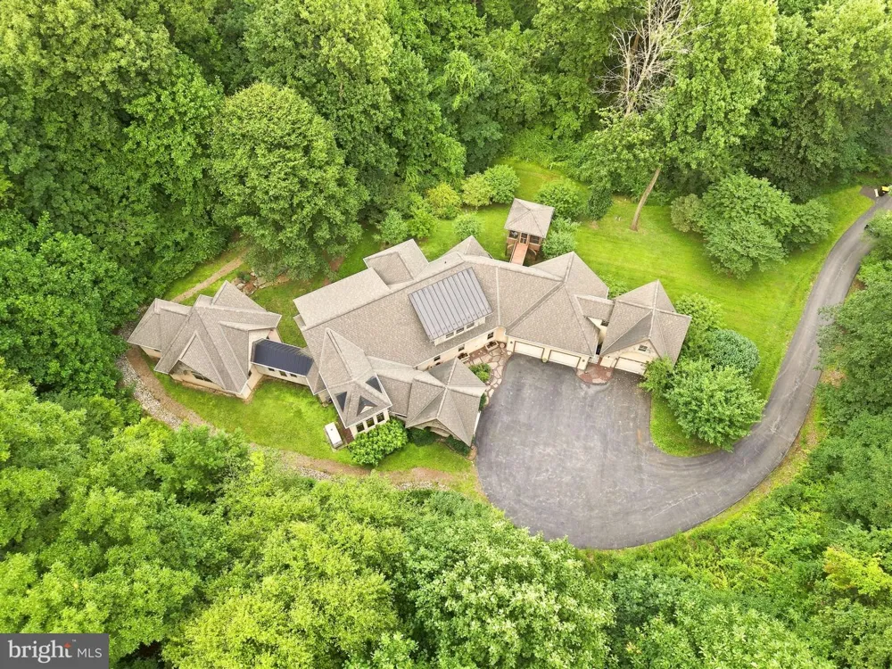 1741 HILLTOP ROAD Spring City, PA 19475