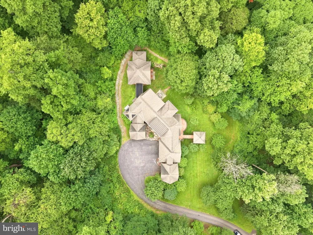 1741 HILLTOP ROAD Spring City, PA 19475