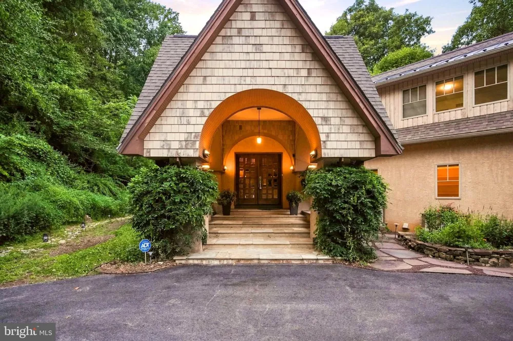 1741 HILLTOP ROAD Spring City, PA 19475