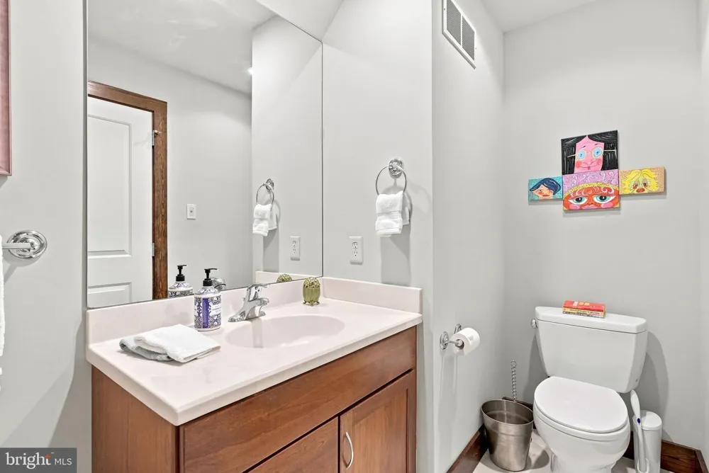 1741 HILLTOP ROAD Spring City, PA 19475