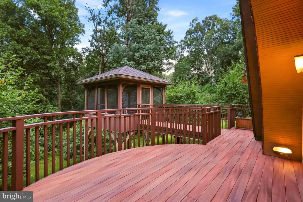 1741 HILLTOP ROAD Spring City, PA 19475