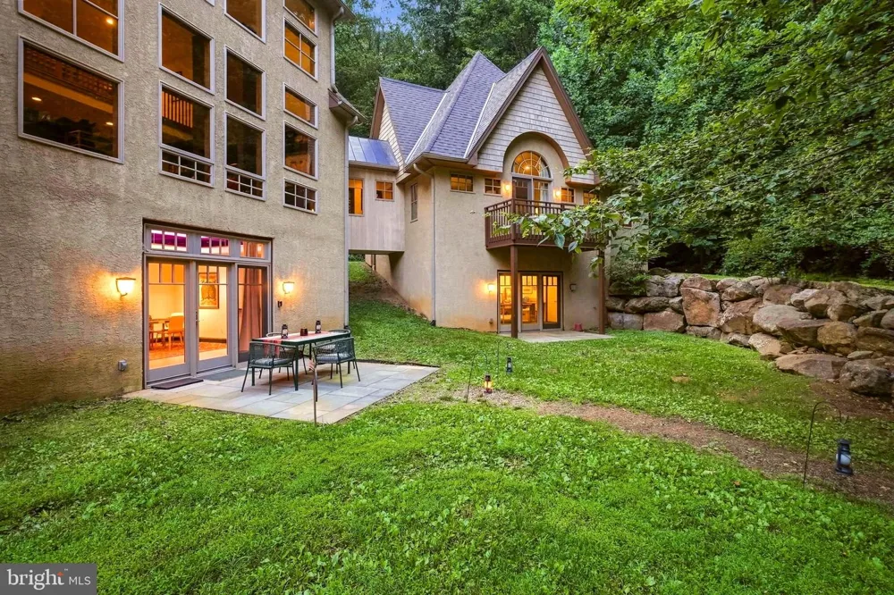 1741 HILLTOP ROAD Spring City, PA 19475